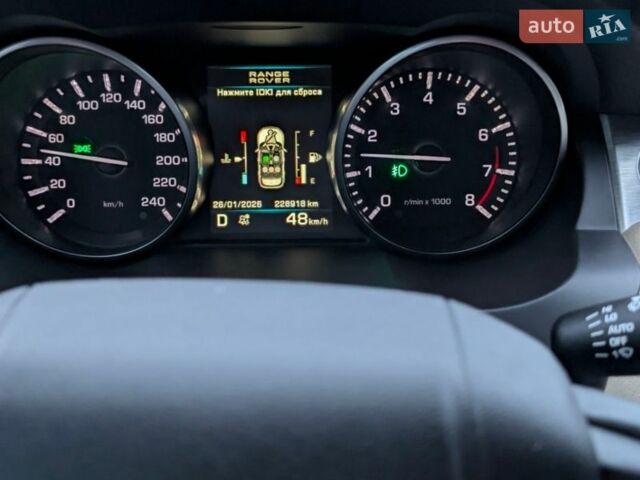Чорний Ленд Ровер Рендж Ровер Евок, об'ємом двигуна 2 л та пробігом 230 тис. км за 16199 $, фото 29 на Automoto.ua