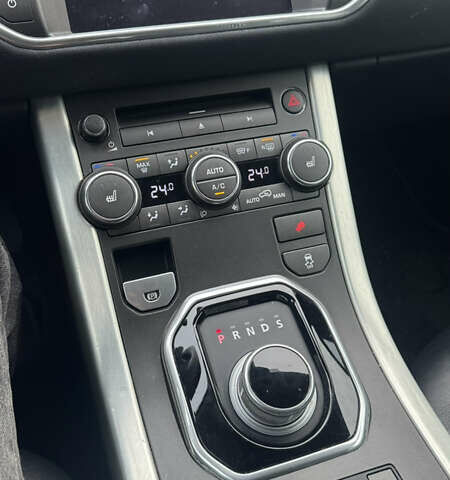 Чорний Ленд Ровер Рендж Ровер Евок, об'ємом двигуна 2 л та пробігом 174 тис. км за 15700 $, фото 17 на Automoto.ua