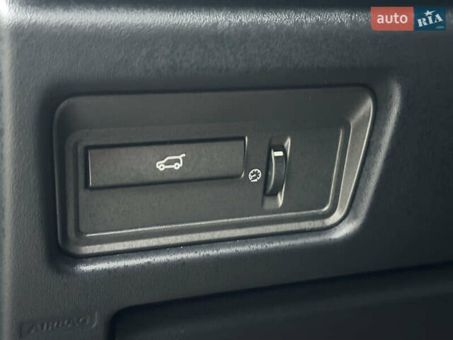 Чорний Ленд Ровер Рендж Ровер Евок, об'ємом двигуна 2 л та пробігом 160 тис. км за 12900 $, фото 35 на Automoto.ua