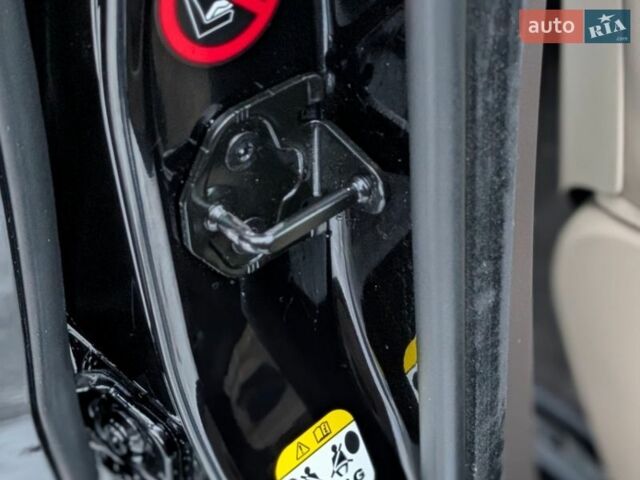 Чорний Ленд Ровер Рендж Ровер Евок, об'ємом двигуна 2 л та пробігом 230 тис. км за 16199 $, фото 27 на Automoto.ua