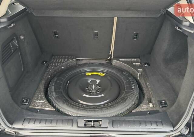 Черный Ленд Ровер Рендж Ровер Эвок, объемом двигателя 2 л и пробегом 229 тыс. км за 16333 $, фото 38 на Automoto.ua