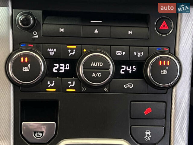 Чорний Ленд Ровер Рендж Ровер Евок, об'ємом двигуна 2 л та пробігом 125 тис. км за 17499 $, фото 20 на Automoto.ua