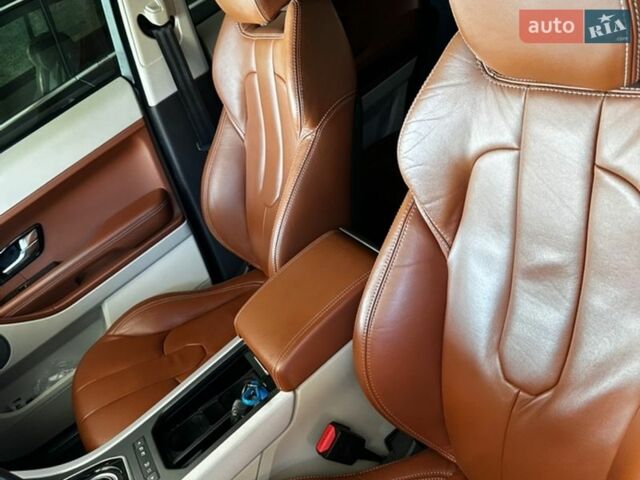 Чорний Ленд Ровер Рендж Ровер Евок, об'ємом двигуна 2.18 л та пробігом 200 тис. км за 18500 $, фото 16 на Automoto.ua