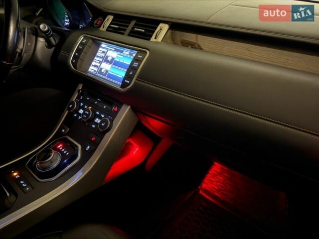 Черный Ленд Ровер Рендж Ровер Эвок, объемом двигателя 2.2 л и пробегом 165 тыс. км за 18800 $, фото 21 на Automoto.ua