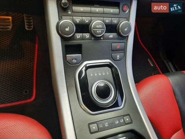 Чорний Ленд Ровер Рендж Ровер Евок, об'ємом двигуна 2 л та пробігом 122 тис. км за 16999 $, фото 10 на Automoto.ua