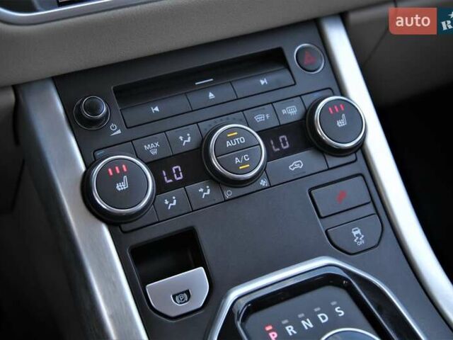 Чорний Ленд Ровер Рендж Ровер Евок, об'ємом двигуна 2.2 л та пробігом 153 тис. км за 23000 $, фото 16 на Automoto.ua