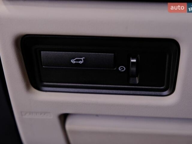 Чорний Ленд Ровер Рендж Ровер Евок, об'ємом двигуна 2 л та пробігом 94 тис. км за 14900 $, фото 24 на Automoto.ua