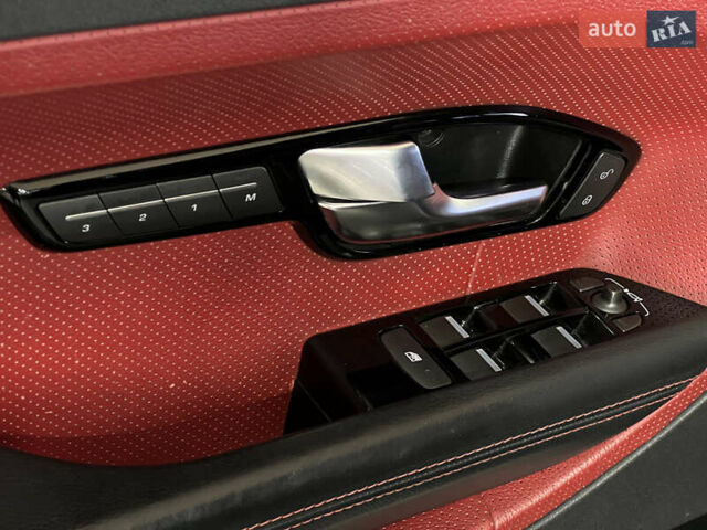 Чорний Ленд Ровер Рендж Ровер Евок, об'ємом двигуна 2 л та пробігом 125 тис. км за 17499 $, фото 6 на Automoto.ua