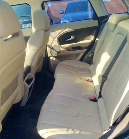 Черный Ленд Ровер Рендж Ровер Эвок, объемом двигателя 2.18 л и пробегом 235 тыс. км за 18700 $, фото 5 на Automoto.ua