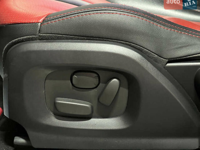 Чорний Ленд Ровер Рендж Ровер Евок, об'ємом двигуна 2 л та пробігом 125 тис. км за 17499 $, фото 9 на Automoto.ua