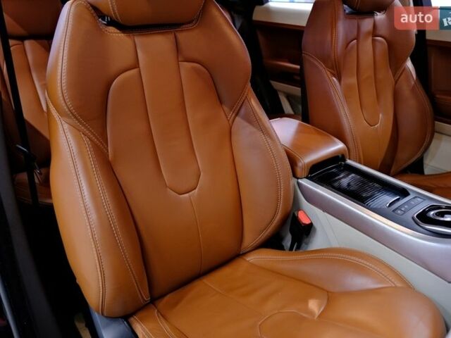 Чорний Ленд Ровер Рендж Ровер Евок, об'ємом двигуна 2 л та пробігом 94 тис. км за 14900 $, фото 42 на Automoto.ua