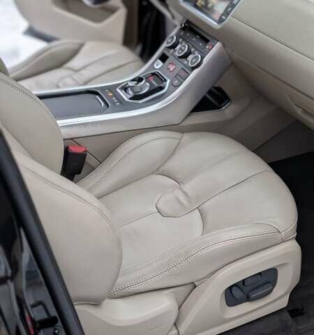 Черный Ленд Ровер Рендж Ровер Эвок, объемом двигателя 2 л и пробегом 229 тыс. км за 16333 $, фото 31 на Automoto.ua