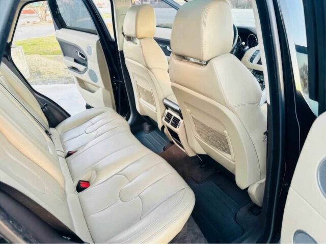 Чорний Ленд Ровер Рендж Ровер Евок, об'ємом двигуна 2 л та пробігом 154 тис. км за 13000 $, фото 8 на Automoto.ua