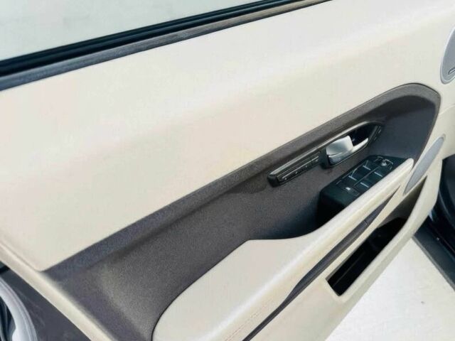 Чорний Ленд Ровер Рендж Ровер Евок, об'ємом двигуна 2 л та пробігом 154 тис. км за 13000 $, фото 9 на Automoto.ua