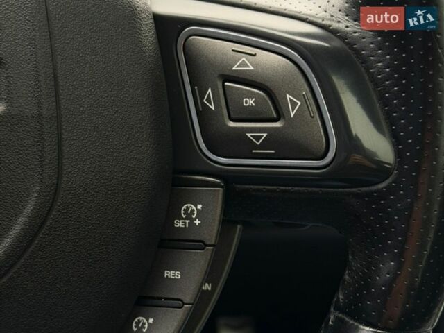 Чорний Ленд Ровер Рендж Ровер Евок, об'ємом двигуна 2.18 л та пробігом 251 тис. км за 14800 $, фото 76 на Automoto.ua