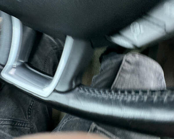 Чорний Ленд Ровер Рендж Ровер Евок, об'ємом двигуна 2 л та пробігом 160 тис. км за 20500 $, фото 4 на Automoto.ua