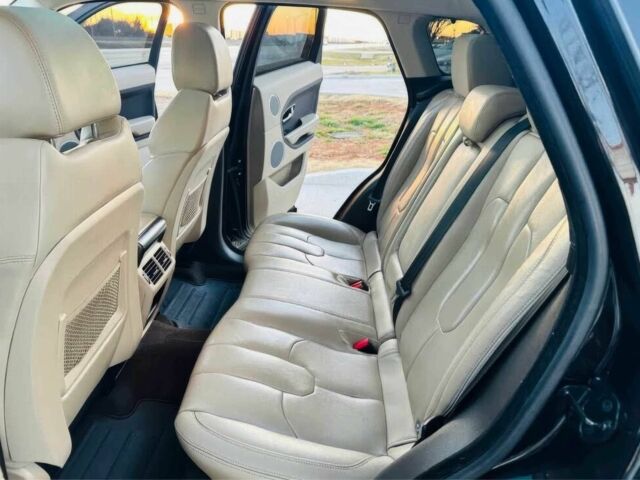 Чорний Ленд Ровер Рендж Ровер Евок, об'ємом двигуна 2 л та пробігом 154 тис. км за 13000 $, фото 6 на Automoto.ua