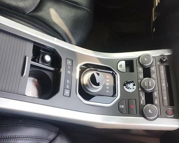 Черный Ленд Ровер Рендж Ровер Эвок, объемом двигателя 2 л и пробегом 97 тыс. км за 18500 $, фото 24 на Automoto.ua