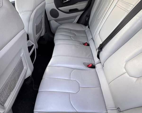 Черный Ленд Ровер Рендж Ровер Эвок, объемом двигателя 2.18 л и пробегом 220 тыс. км за 17000 $, фото 5 на Automoto.ua