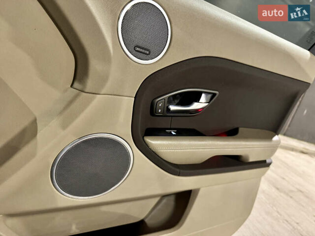 Черный Ленд Ровер Рендж Ровер Эвок, объемом двигателя 2.2 л и пробегом 139 тыс. км за 20999 $, фото 31 на Automoto.ua