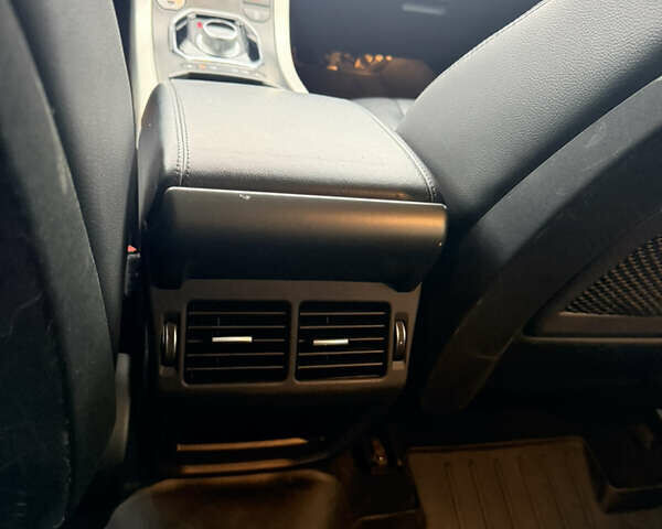 Черный Ленд Ровер Рендж Ровер Эвок, объемом двигателя 2 л и пробегом 260 тыс. км за 11799 $, фото 16 на Automoto.ua