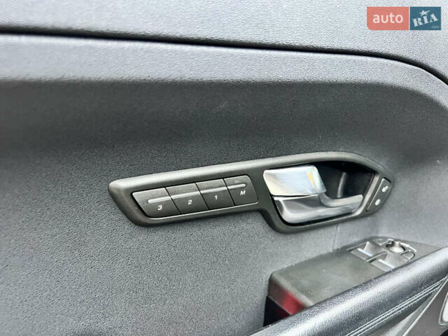 Чорний Ленд Ровер Рендж Ровер Евок, об'ємом двигуна 2 л та пробігом 197 тис. км за 13500 $, фото 22 на Automoto.ua