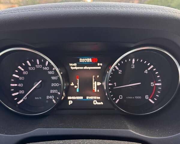 Черный Ленд Ровер Рендж Ровер Эвок, объемом двигателя 2.18 л и пробегом 220 тыс. км за 17000 $, фото 6 на Automoto.ua