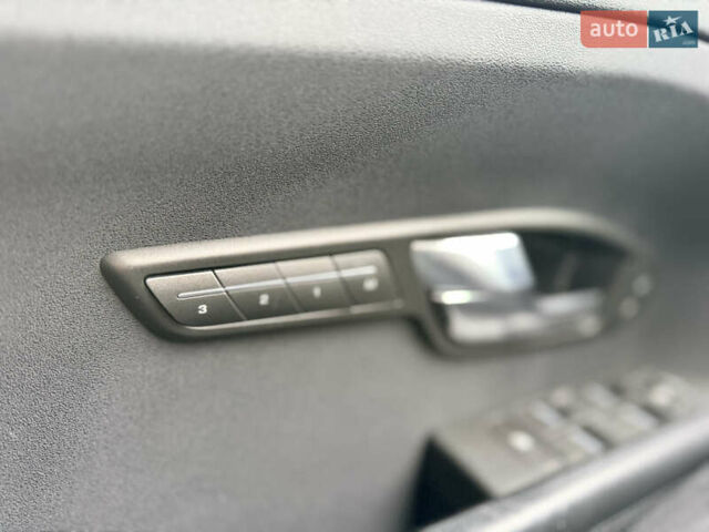 Черный Ленд Ровер Рендж Ровер Эвок, объемом двигателя 2 л и пробегом 260 тыс. км за 11799 $, фото 45 на Automoto.ua