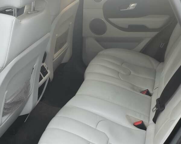 Черный Ленд Ровер Рендж Ровер Эвок, объемом двигателя 2 л и пробегом 286 тыс. км за 14500 $, фото 10 на Automoto.ua