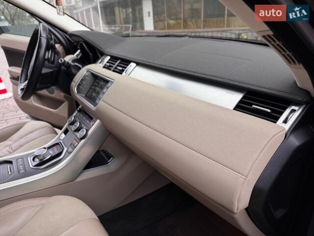 Черный Ленд Ровер Рендж Ровер Эвок, объемом двигателя 2 л и пробегом 255 тыс. км за 11700 $, фото 41 на Automoto.ua