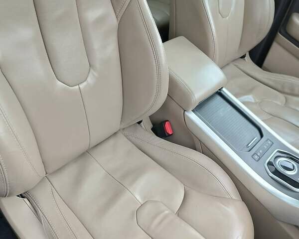 Чорний Ленд Ровер Рендж Ровер Евок, об'ємом двигуна 2 л та пробігом 89 тис. км за 14950 $, фото 33 на Automoto.ua