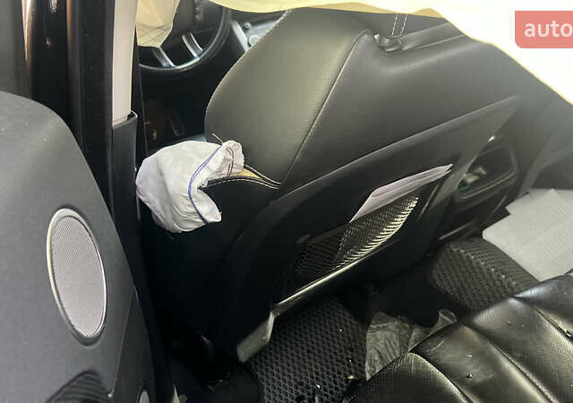 Черный Ленд Ровер Рендж Ровер Эвок, объемом двигателя 2.18 л и пробегом 170 тыс. км за 8700 $, фото 12 на Automoto.ua