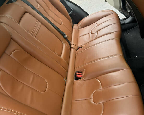 Чорний Ленд Ровер Рендж Ровер Евок, об'ємом двигуна 2 л та пробігом 145 тис. км за 15900 $, фото 13 на Automoto.ua