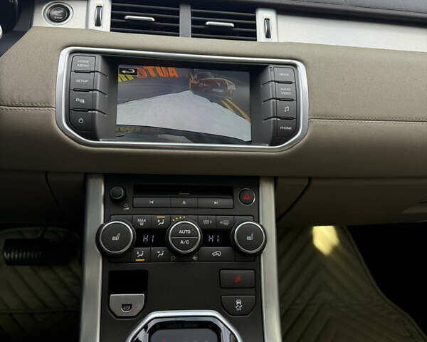 Чорний Ленд Ровер Рендж Ровер Евок, об'ємом двигуна 2.18 л та пробігом 182 тис. км за 18500 $, фото 25 на Automoto.ua