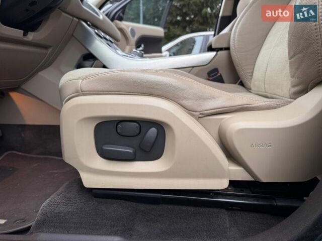 Черный Ленд Ровер Рендж Ровер Эвок, объемом двигателя 2 л и пробегом 255 тыс. км за 11700 $, фото 17 на Automoto.ua