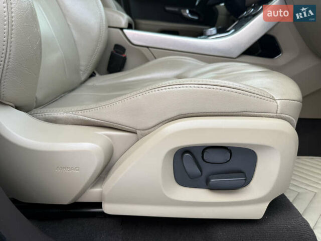 Чорний Ленд Ровер Рендж Ровер Евок, об'ємом двигуна 2.18 л та пробігом 182 тис. км за 18500 $, фото 21 на Automoto.ua