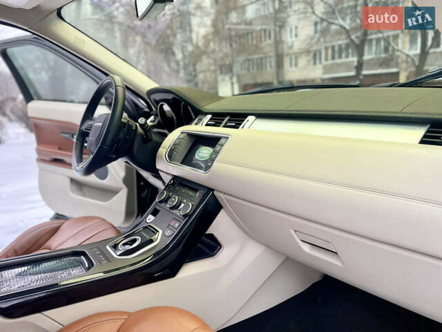 Чорний Ленд Ровер Рендж Ровер Евок, об'ємом двигуна 2 л та пробігом 145 тис. км за 13500 $, фото 23 на Automoto.ua