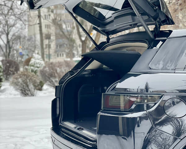 Чорний Ленд Ровер Рендж Ровер Евок, об'ємом двигуна 2 л та пробігом 145 тис. км за 13500 $, фото 34 на Automoto.ua