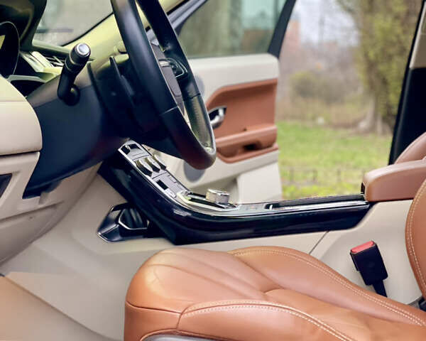 Черный Ленд Ровер Рендж Ровер Эвок, объемом двигателя 2 л и пробегом 145 тыс. км за 13995 $, фото 44 на Automoto.ua