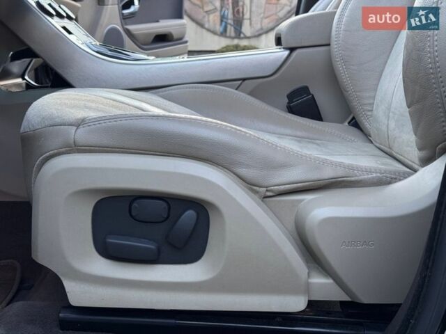 Чорний Ленд Ровер Рендж Ровер Евок, об'ємом двигуна 2 л та пробігом 255 тис. км за 12300 $, фото 32 на Automoto.ua