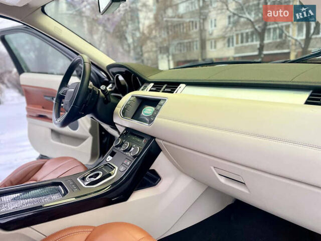 Чорний Ленд Ровер Рендж Ровер Евок, об'ємом двигуна 2 л та пробігом 146 тис. км за 13955 $, фото 6 на Automoto.ua