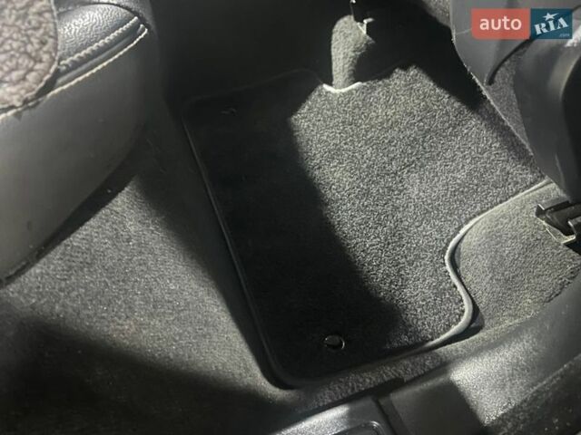 Черный Ленд Ровер Рендж Ровер Эвок, объемом двигателя 2.18 л и пробегом 262 тыс. км за 20600 $, фото 9 на Automoto.ua