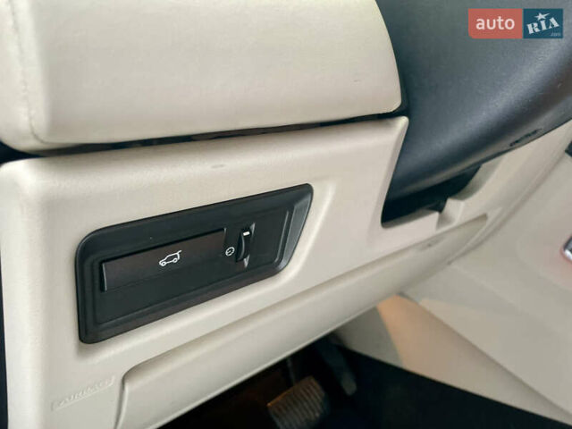 Чорний Ленд Ровер Рендж Ровер Евок, об'ємом двигуна 2 л та пробігом 145 тис. км за 13500 $, фото 42 на Automoto.ua