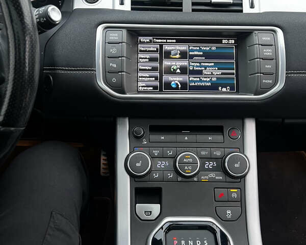 Черный Ленд Ровер Рендж Ровер Эвок, объемом двигателя 2 л и пробегом 112 тыс. км за 21000 $, фото 12 на Automoto.ua