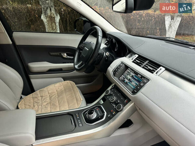 Черный Ленд Ровер Рендж Ровер Эвок, объемом двигателя 2 л и пробегом 137 тыс. км за 15300 $, фото 24 на Automoto.ua