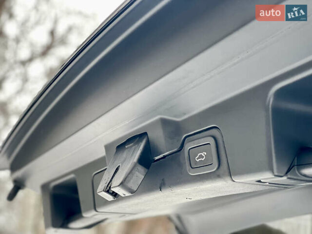 Чорний Ленд Ровер Рендж Ровер Евок, об'ємом двигуна 2 л та пробігом 145 тис. км за 13500 $, фото 35 на Automoto.ua