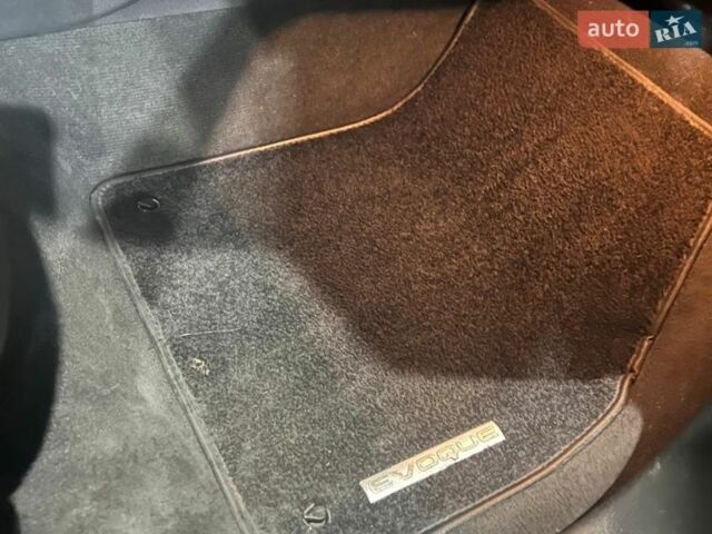 Черный Ленд Ровер Рендж Ровер Эвок, объемом двигателя 2.18 л и пробегом 262 тыс. км за 20600 $, фото 11 на Automoto.ua