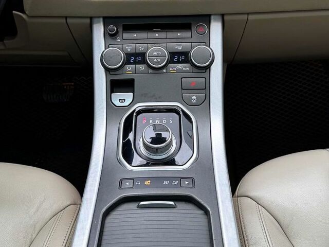 Чорний Ленд Ровер Рендж Ровер Евок, об'ємом двигуна 2 л та пробігом 149 тис. км за 17500 $, фото 12 на Automoto.ua