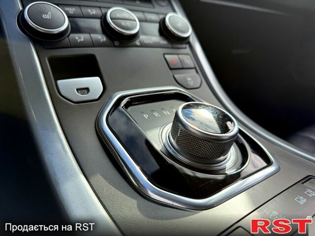 Чорний Ленд Ровер Рендж Ровер Евок, об'ємом двигуна 2 л та пробігом 110 тис. км за 13800 $, фото 11 на Automoto.ua