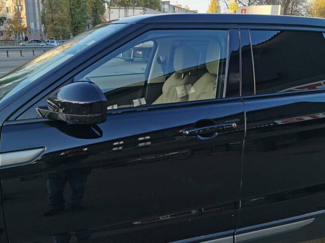 Чорний Ленд Ровер Рендж Ровер Евок, об'ємом двигуна 2 л та пробігом 129 тис. км за 15490 $, фото 6 на Automoto.ua